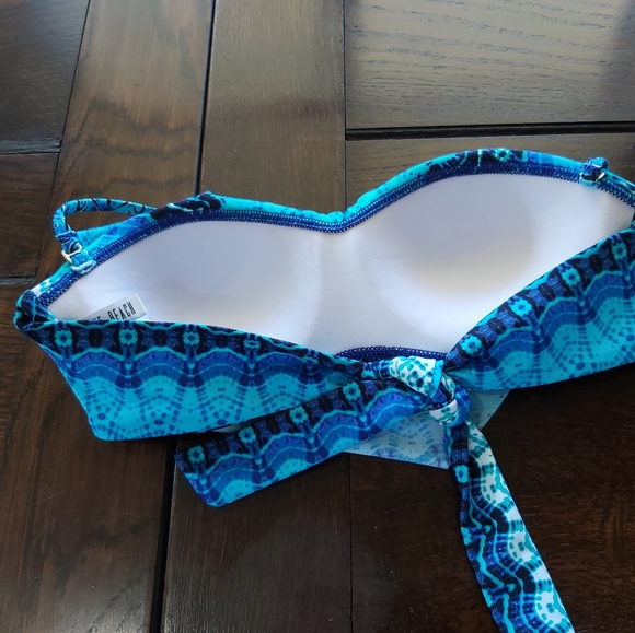 *BY THE BEACH*BATHING SUIT TOP /B2 - Picture 4 of 7